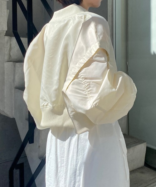 RAY CASSIN（レイカズン）の「ショート丈MA-1（MA-1・レディース・グレー/アイボリー/ブラック・FREE）」の8枚目の写真