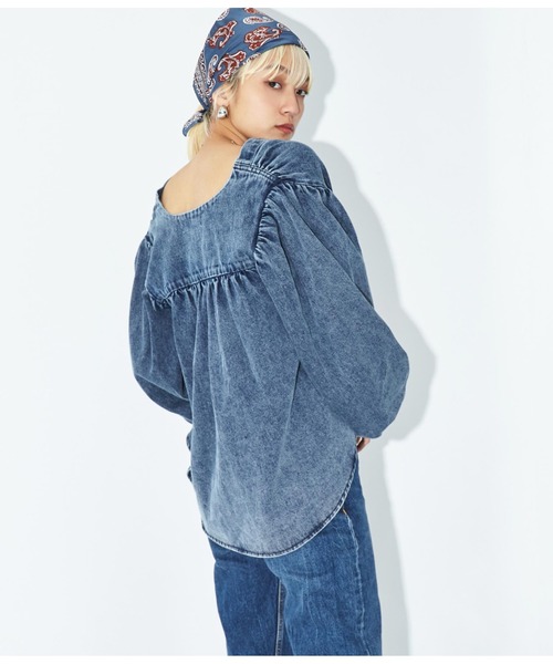 Settimissimo（セッティミッシモ）の「ボリュームスリーブ ノーカラー デニムブラウス（シャツ/ブラウス・レディース・インディゴブルー/ブルー・FREE）」の6枚目の写真