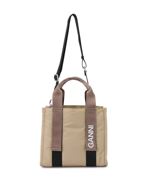 GANNI ガニー トートバッグ A5059 531 SM BEIGE TECH TOTE GANNI（ガニー）の「【GANNI for ADAM ET ROPE'】Recycled tech