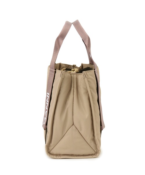 ADAM ET ROPE'（アダムエロペ）の「【GANNI(ガニー)】RECYCLED TECH SMALL TOTE（ショルダーバッグ・レディース・ライトグレー・FREE）」の10枚目の写真