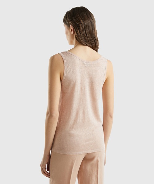 BENETTON (UNITED COLORS OF BENETTON)（ベネトンユナイテッドカラーズオブベネトン）の「リネン100%サイドスリット入りタンクトップ（タンクトップ・レディース・ピンクベージュ/ブラック/カーキ/イエロー・XX-SMALL/X-SMALL/SMALL/MEDIUM）」の12枚目の写真