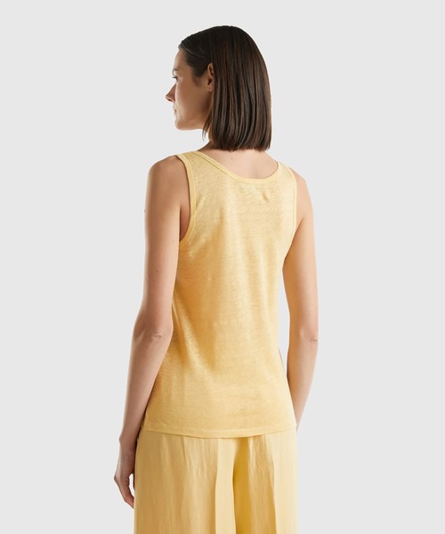 BENETTON (UNITED COLORS OF BENETTON)（ベネトンユナイテッドカラーズオブベネトン）の「リネン100%サイドスリット入りタンクトップ（タンクトップ・レディース・ピンクベージュ/ブラック/カーキ/イエロー・XX-SMALL/X-SMALL/SMALL/MEDIUM）」の15枚目の写真