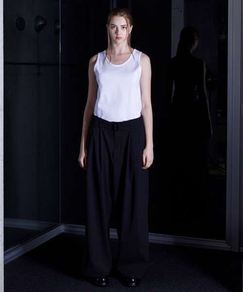 VOAAOV（ヴォアーブ）の「【VOAAOV】 Chic Tech Tuck Wide Slacks（その他パンツ・メンズ・グレー/チャコールグレー/ブラック・2/1/0）」の2枚目の写真