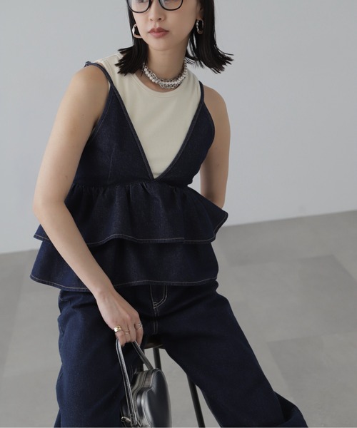 FREE'S MART（フリーズマート）の「◆デニムフリルキャミソール（ベスト・レディース・ワンウォッシュ/ライトインディゴブルー・FREE）」の2枚目の写真