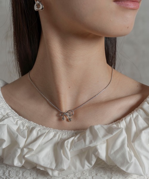 poiregnee（ポワニェ）の「［select］アシンメトリーリボンネックレス（ネックレス・レディース・シルバー・FREE）」の3枚目の写真