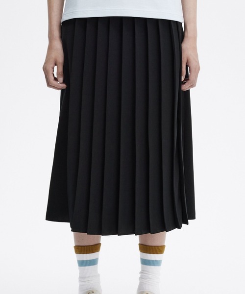 FRED PERRY(フレッドペリー)の「Pleated Skirt(スカート・レディース・ブラック・8)」の7枚目の写真