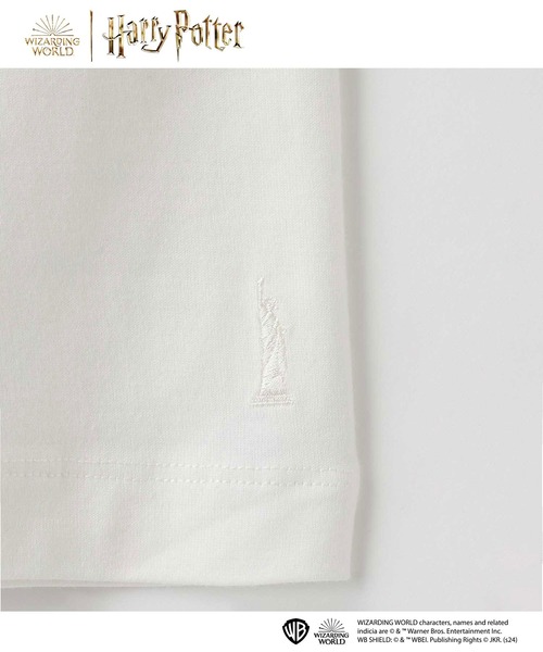 EASTBOY(イーストボーイ)の「プリントTシャツ HarryPotter ハリーポッター HOGWARTS ホグワーツ(Tシャツ/カットソー・レディース・オフホワイト・M/L)」の2枚目の写真