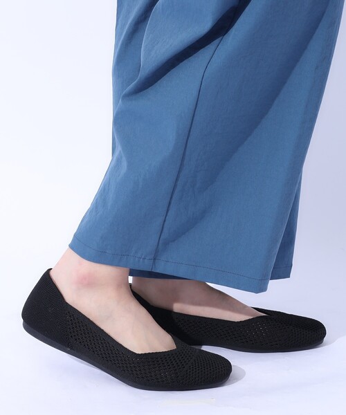 SHOO・LA・RUE(シューラルー)の「◆洗えて涼し気 透かし編みニットパンプス(パンプス・レディース・ブラック/ブルー/シルバー/オフホワイト・45/35/25)」の12枚目の写真