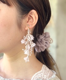 m.soeur（エムスール）の「くすみピンクのなでしこイヤリング（イヤリング）」