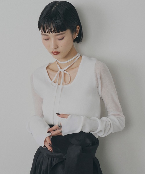 VIOLETTA（ヴィオレッタ）の「チョーカー付きシアードッキングリブニット（ニット/セーター・レディース・ホワイト/ブラック/ブルー/レッド・FREE）」の2枚目の写真