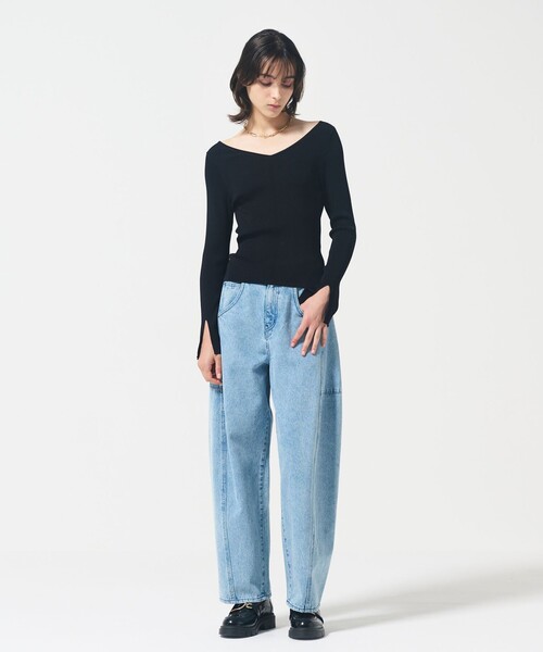 GRACE CONTINENTAL(グレースコンチネンタル)の「リブVネックニットトップ(ニット/セーター・レディース・ブラック/レッド・36)」の3枚目の写真