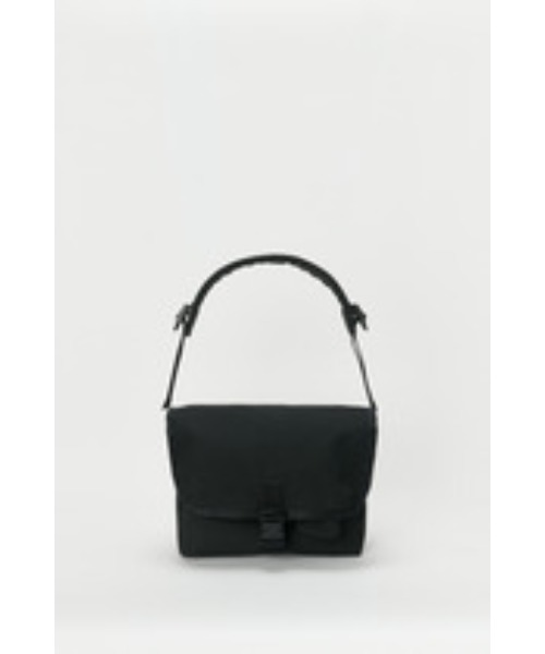 Hender Scheme（エンダースキーマ）の「messenger bag small（ショルダーバッグ・メンズ・カーキオリーブ/ブラック/ネイビー・FREE）」の2枚目の写真