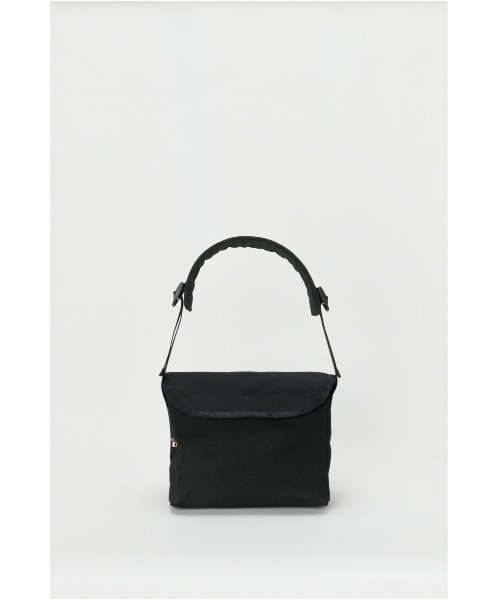Hender Scheme（エンダースキーマ）の「messenger bag small（ショルダーバッグ・メンズ・カーキオリーブ/ブラック/ネイビー・FREE）」の5枚目の写真