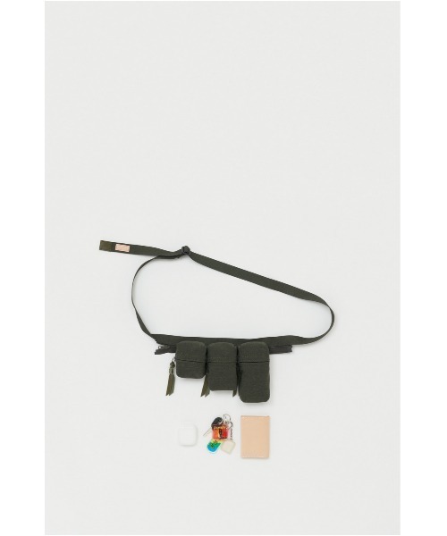 Hender Scheme（エンダースキーマ）の「messenger bag small（ショルダーバッグ・メンズ・カーキオリーブ/ブラック/ネイビー・FREE）」の8枚目の写真
