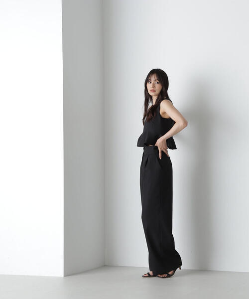 NATURAL BEAUTY BASIC（ナチュラルビューティーベーシック）の「◇クロップドペプラムトップス＆パンツ（パンツドレス・レディース・ブラック/ベージュ・MEDIUM）」の8枚目の写真