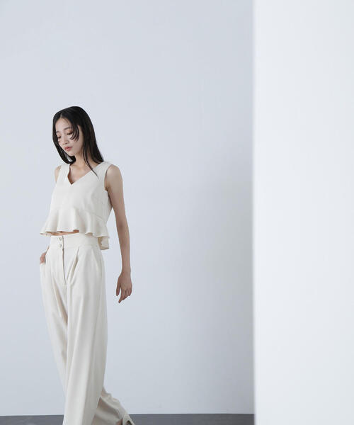 NATURAL BEAUTY BASIC（ナチュラルビューティーベーシック）の「◇クロップドペプラムトップス＆パンツ（パンツドレス・レディース・ブラック/ベージュ・MEDIUM）」の14枚目の写真