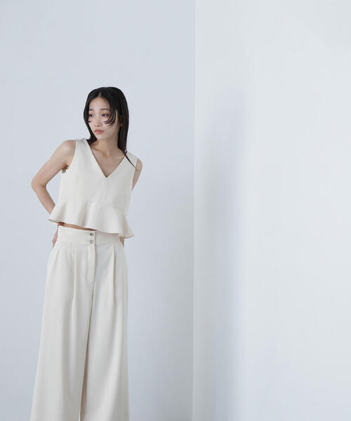 NATURAL BEAUTY BASIC（ナチュラルビューティーベーシック）の「◇クロップドペプラムトップス＆パンツ（パンツドレス・レディース・ブラック/ベージュ・MEDIUM）」の16枚目の写真