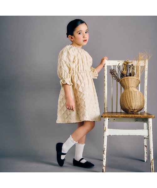Seraph（セラフ）の「バックリボンデザインドットドビーワンピース（ワンピース・キッズ・ブラック/ベージュ・80/90/95/100/110/120/130/140）」の13枚目の写真