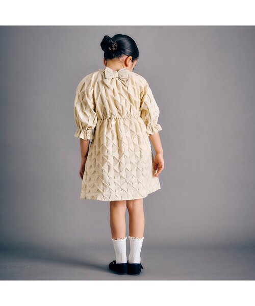 Seraph（セラフ）の「バックリボンデザインドットドビーワンピース（ワンピース・キッズ・ブラック/ベージュ・80/90/95/100/110/120/130/140）」の12枚目の写真