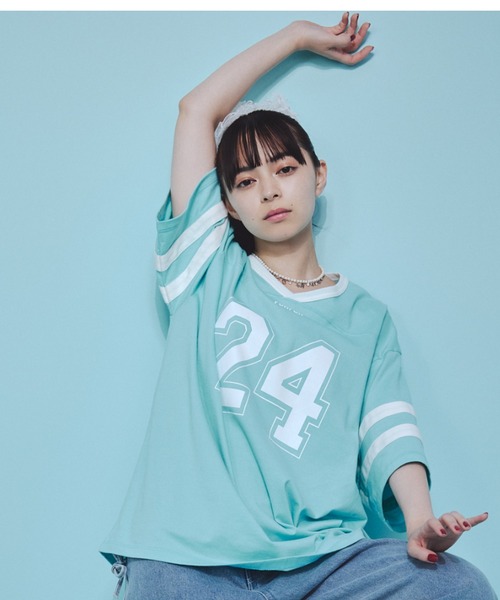 FURFUR（ファーファー）の「【上國料萌衣コラボ】ナンバーTシャツ（Tシャツ/カットソー・レディース・ブルー/ブラック/ピンク・FREE）」の3枚目の写真