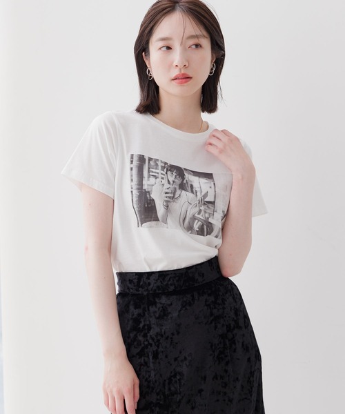 Andemiu(アンデミュウ)の「フォトプリントT143959(Tシャツ/カットソー・レディース・ホワイト系その他6/ホワイト系その他5・FREE)」の1枚目の写真