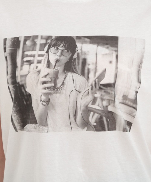 Andemiu(アンデミュウ)の「フォトプリントT143959(Tシャツ/カットソー・レディース・ホワイト系その他6/ホワイト系その他5・FREE)」の15枚目の写真
