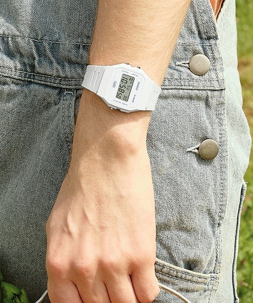 CASIO(カシオ)の「CASIO/カシオ 腕時計 CASIO CLASSIC F-91WB-7AJF(デジタル腕時計・メンズ・ホワイト・FREE)」の2枚目の写真