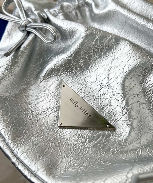 mily bilet（ミウィビレット）の「【mily bilet】お洒落で大容量。クラッキングエナメル２WAYドロストハンドルリボンデザインショルダーバック（ショルダーバッグ・レディース・ブラック/アイボリー/シルバー・ONE SIZE）」の14枚目の写真