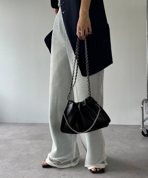 HANNE（アン）の「フェイクレザーチェーンハンドBAG（ハンドバッグ・レディース・シルバー/ブラック・FREE）」の11枚目の写真