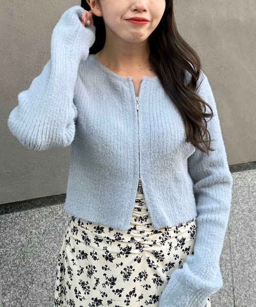 archives（アルシーヴ）の「フェザーＷジップリブニット（ニット/セーター・レディース・ブラウン/ベージュ/アイボリー/ブラック/ブルーグレー/ブルー・MEDIUM）」の6枚目の写真