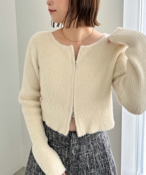 archives（アルシーヴ）の「フェザーＷジップリブニット（ニット/セーター・レディース・ブラウン/ベージュ/アイボリー/ブラック/ブルーグレー/ブルー・MEDIUM）」の7枚目の写真