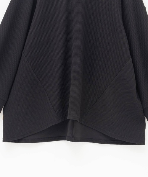 NAVY(ネイビー)の「NAVY きれい見え エンボス チュニックプルオーバー(その他トップス・レディース・グレイッシュベージュ/ブラック/チャコールグレー・M/L)」の8枚目の写真
