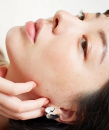 ROYAL FLASH（ロイヤルフラッシュ）の「Nothing And Others/ナッシングアンドアザーズ/Nuance Ribbon Earrings（イヤリング）」