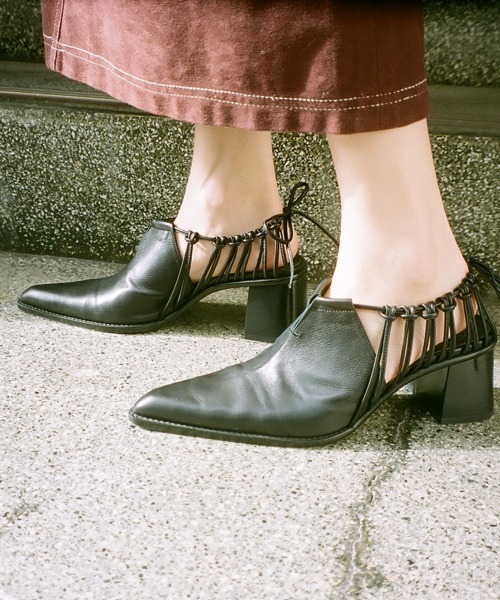UNTISHOLD（アンチショルド）の「【UNTISHOLD】Klara（パンプス・レディース・ブラック/ホワイト・37/36/38）」の14枚目の写真