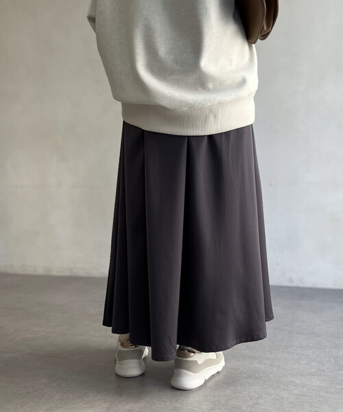 Chez toi(シェトワ)の「サテンフレアスカート(スカート・レディース・ネイビー/チャコールグレー/ベージュ・FREE)」の11枚目の写真