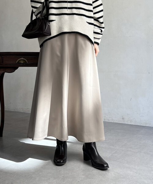 Chez toi(シェトワ)の「サテンフレアスカート(スカート・レディース・ネイビー/チャコールグレー/ベージュ・FREE)」の18枚目の写真