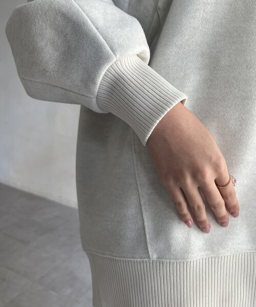 Chez toi（シェトワ）の「圧縮起毛ラグランロゴプルオーバー（Tシャツ/カットソー・レディース・アイボリー/ブラック/グレー・FREE）」の19枚目の写真