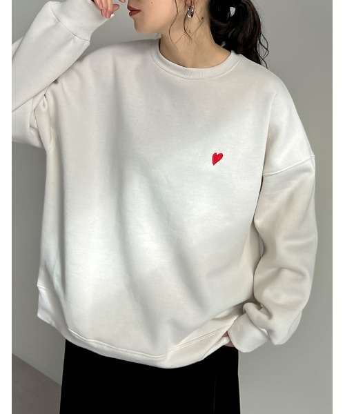 Re:EDIT(リエディ)の「裏起毛ハートorリボンワンポイント刺繍スウェット(スウェット・レディース・アイボリー/グレー/ブラック・LARGE/MEDIUM)」の1枚目の写真