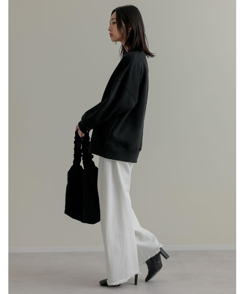 Re:EDIT(リエディ)の「裏起毛ハートorリボンワンポイント刺繍スウェット(スウェット・レディース・アイボリー/グレー/ブラック・LARGE/MEDIUM)」の4枚目の写真