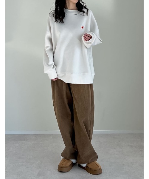 Re:EDIT(リエディ)の「裏起毛ハートorリボンワンポイント刺繍スウェット(スウェット・レディース・アイボリー/グレー/ブラック・LARGE/MEDIUM)」の11枚目の写真