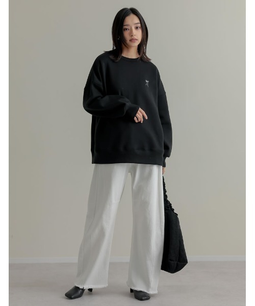 Re:EDIT(リエディ)の「裏起毛ハートorリボンワンポイント刺繍スウェット(スウェット・レディース・アイボリー/グレー/ブラック・LARGE/MEDIUM)」の6枚目の写真