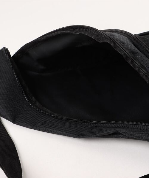 Kastane(カスタネ)の「Port Authority HONEYCOMB SLING PACK / ポートオーソリティ ハニカムスリングパック(バックパック/リュック・メンズ・ライム/ブラック・FREE)」の5枚目の写真