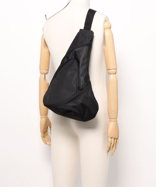 Kastane(カスタネ)の「Port Authority HONEYCOMB SLING PACK / ポートオーソリティ ハニカムスリングパック(バックパック/リュック・メンズ・ライム/ブラック・FREE)」の6枚目の写真