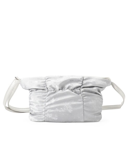 SHOO・LA・RUE（シューラルー）の「◆シャイニーくしゅくしゅショルダーバッグ（ショルダーバッグ・レディース・シルバー/ダークブラウン/グレー/ブラック・00）」の6枚目の写真