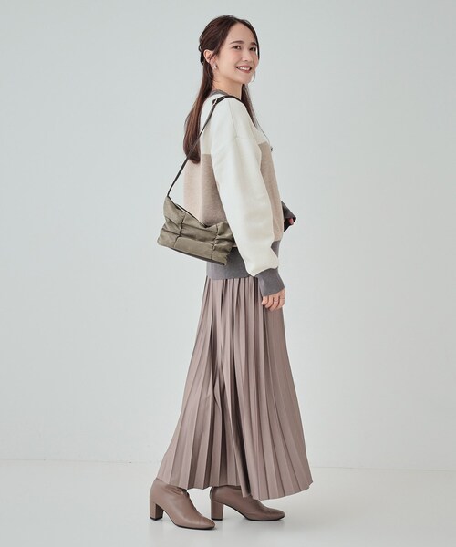 SHOO・LA・RUE（シューラルー）の「◆シャイニーくしゅくしゅショルダーバッグ（ショルダーバッグ・レディース・シルバー/ダークブラウン/グレー/ブラック・00）」の21枚目の写真