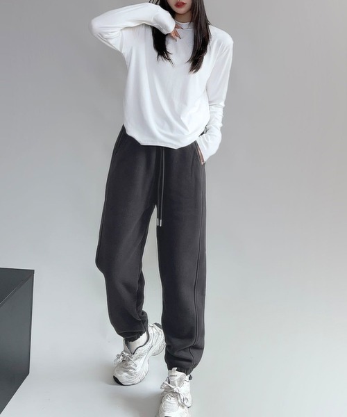 aimoha(アイモハ)の「裏起毛スウェットジョガーパンツ(スウェットパンツ・レディース・レッド/ダークグレー/ネイビー/ブラック/オフホワイト・FREE)」の12枚目の写真