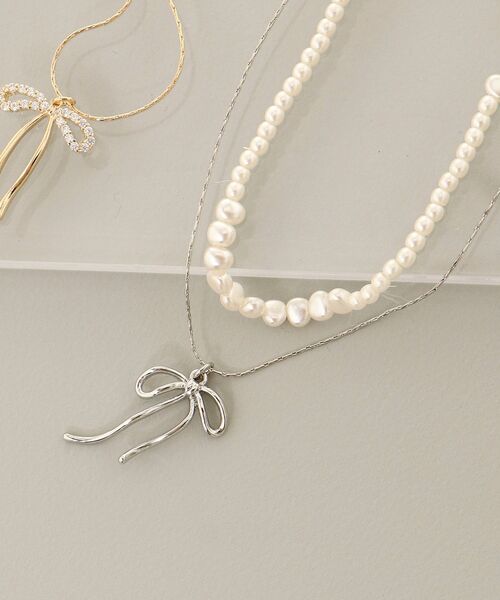 MAJESTIC LEGON（マジェスティックレゴン）の「シャイニーリボンネックレス（ネックレス・レディース・シルバー/ゴールド・FREE）」の5枚目の写真