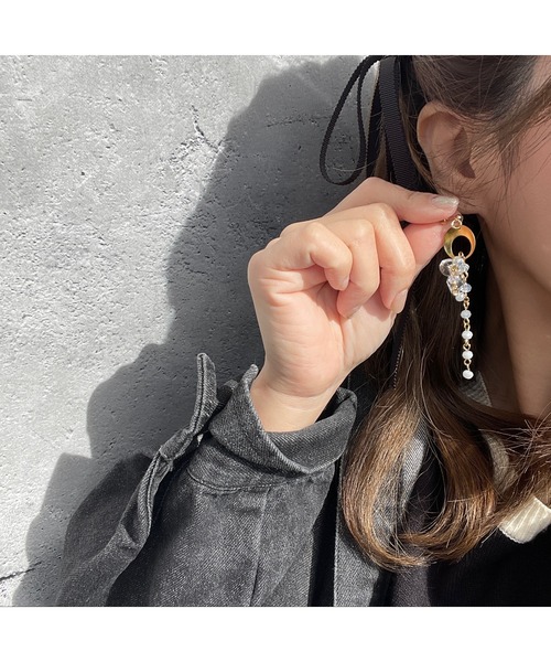 tone(トーン)の「【musk】真鍮パーツの華やかピアス(MA)(ピアス(両耳用)・レディース・ゴールド・FREE)」の3枚目の写真