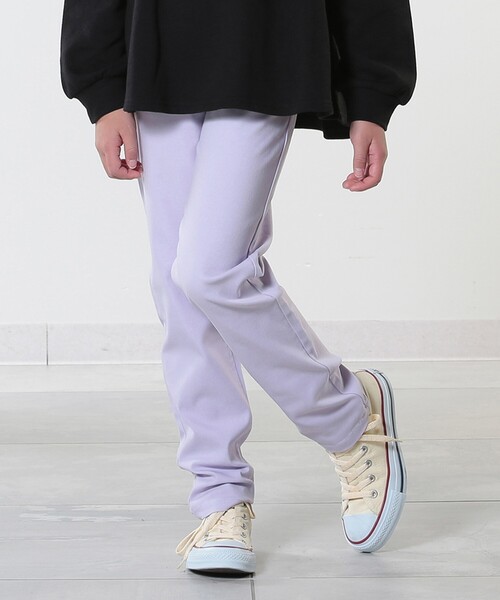 SHOO・LA・RUE（シューラルー）の「【100-150cm/洗える/男女兼用】ストレッチ カラースキニーパンツ（その他パンツ・キッズ・ベージュ/パープル/ピンク/ブラック/ダークオリーブ/サックスブルー・10/11/12/13/14/15 ）」の5枚目の写真