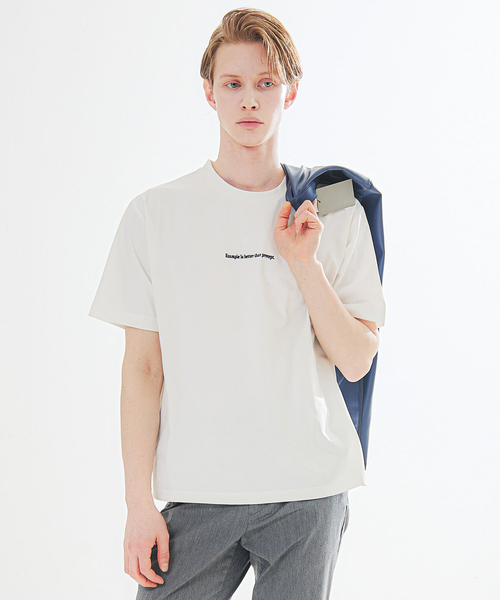 ABAHOUSE GRAY（アバハウスグレイ）の「【ロゴ刺繍】ワンポイント 半袖 Tシャツ（Tシャツ/カットソー・メンズ・サックスブルー/ホワイト/ブラック/グレイッシュベージュ・46/48）」の2枚目の写真